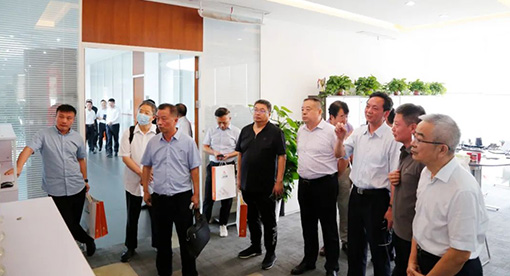 中國(guó)糧油學(xué)會(huì)糧油食品智能裝備分會(huì)成員參觀邁安德集團(tuán)先進(jìn)研發(fā)設(shè)計(jì)